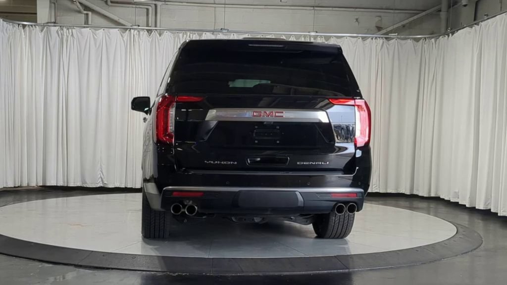 Used 2024 GMC Yukon XL Denali w/ Advanced Technology Package AWD/4WD image 7