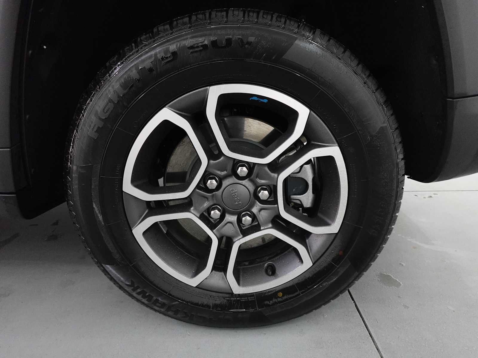 Used 2023 Jeep Grand Cherokee Trailhawk w/ Luxury Tech Group III AWD/4WD image 9