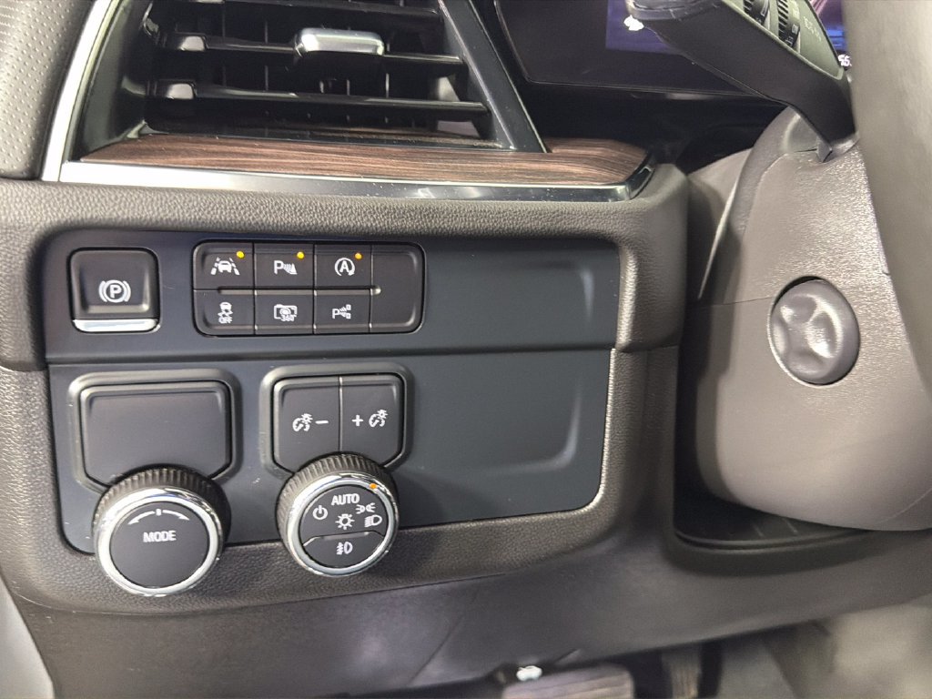 Certified 2025 Chevrolet Suburban Premier RWD image 21