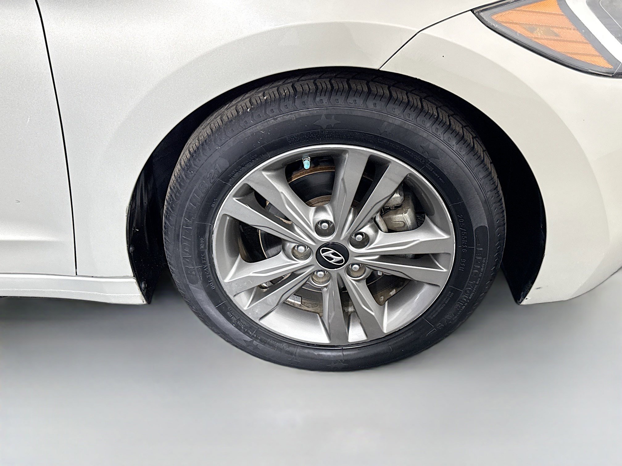 Used 2017 Hyundai Elantra SE image 31