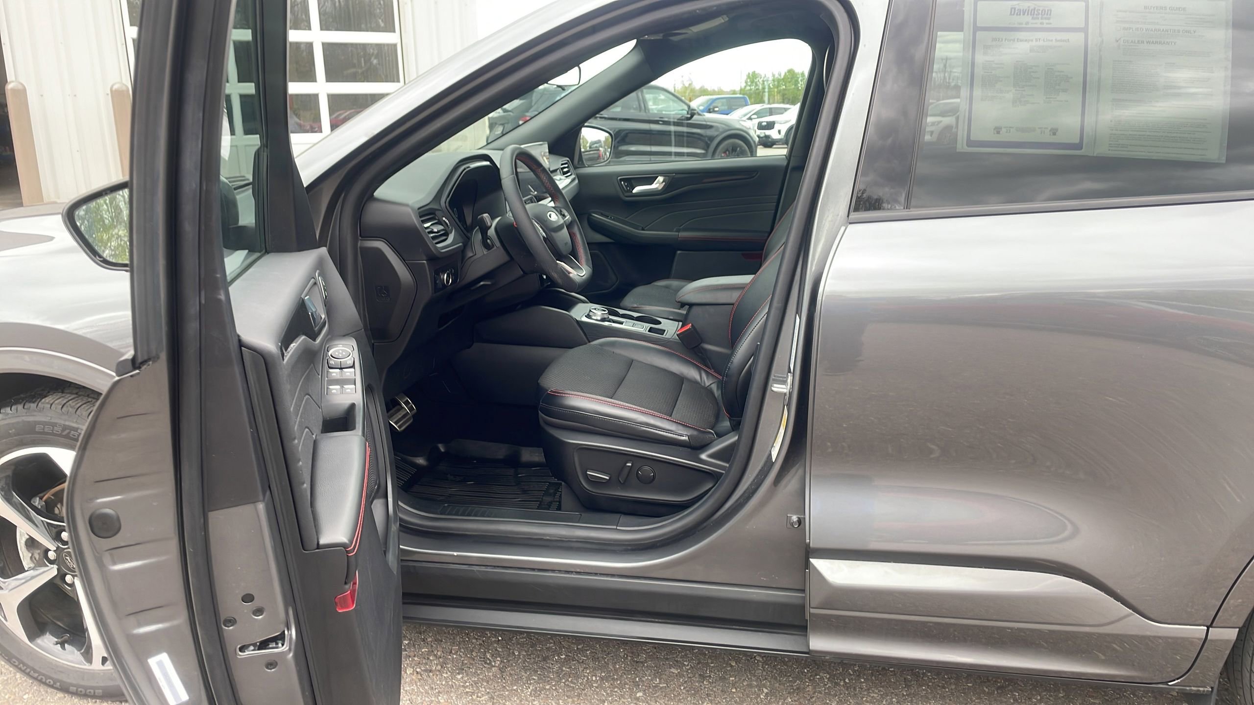 Used 2023 Ford Escape ST-Line Select w/ Tech Pack #2 AWD/4WD image 26
