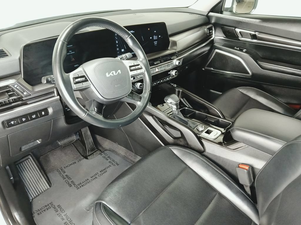 Used 2025 Kia Telluride S FWD image 17