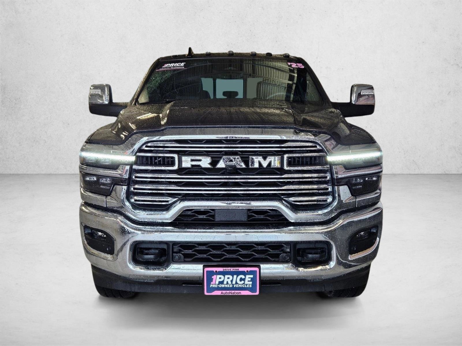 Used 2025 RAM 2500 Laramie AWD/4WD image 2