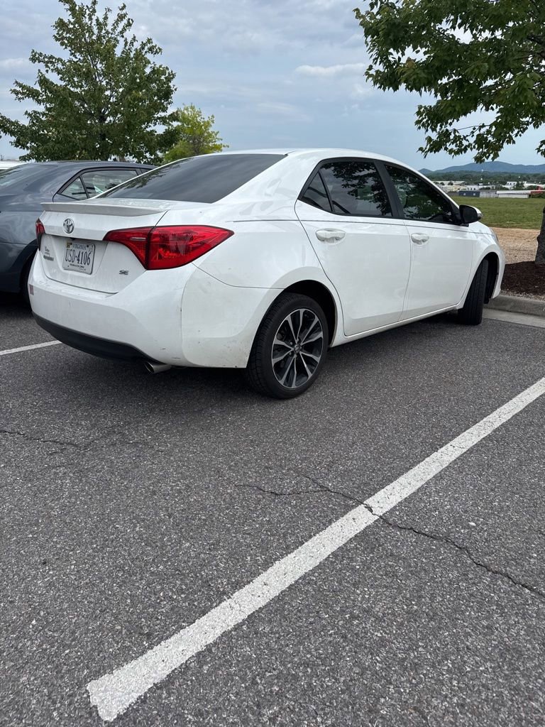 Used 2019 Toyota Corolla SE FWD image 3