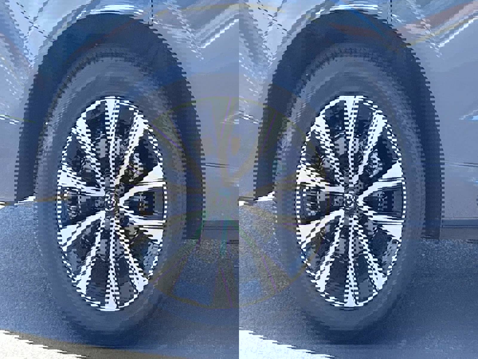 Used 2024 Volvo XC60 B5 Core w/ Protection Package Premier AWD/4WD image 9