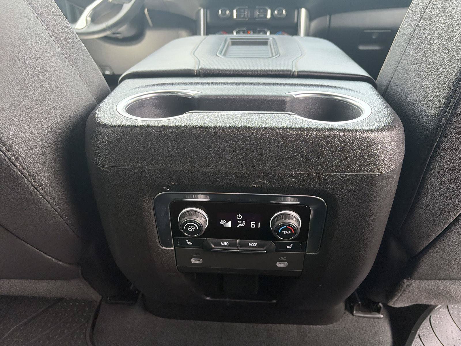 Used 2024 Chevrolet Tahoe Premier AWD/4WD image 16