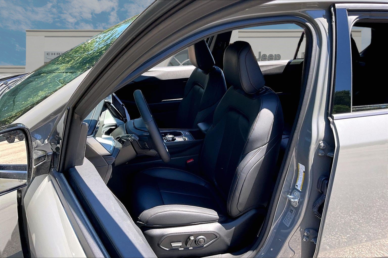 New 2026 Jeep Cherokee Limited AWD/4WD image 9