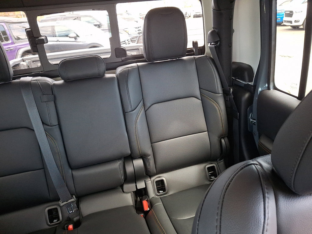 New 2026 Jeep Gladiator Sport image 14