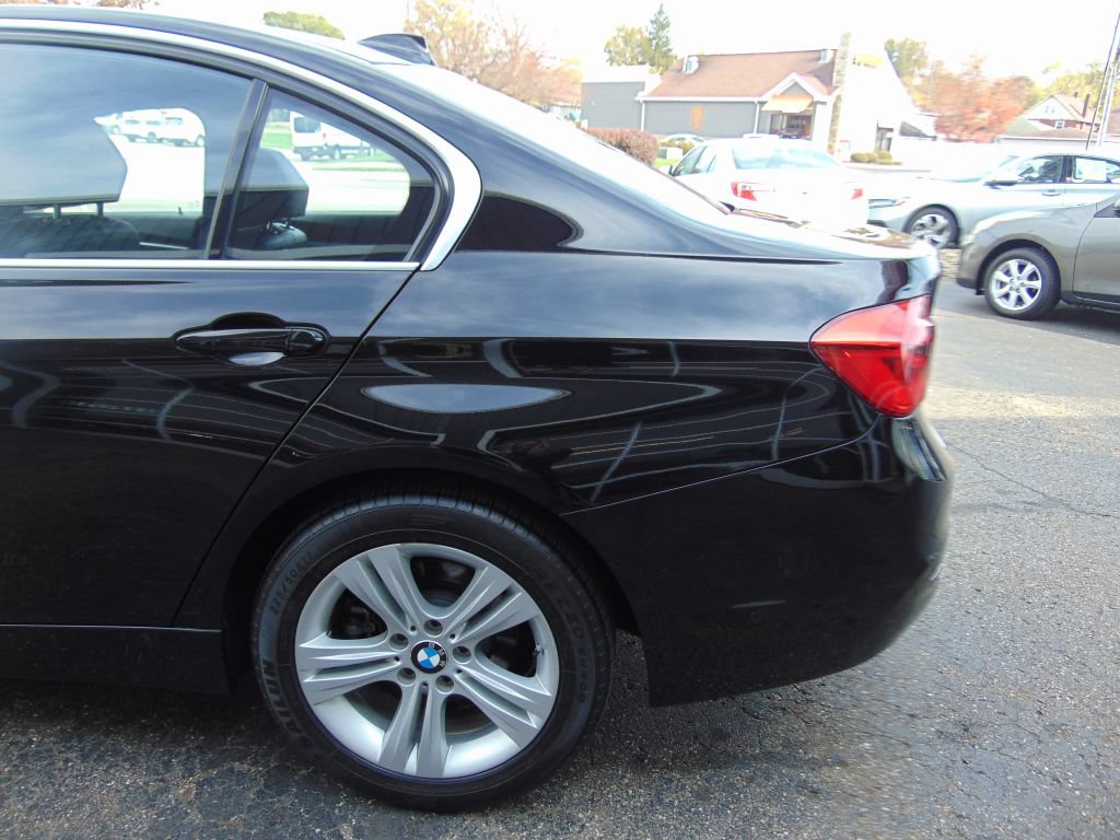 Used 2018 BMW 330i xDrive Sedan w/ Convenience Package AWD/4WD image 13