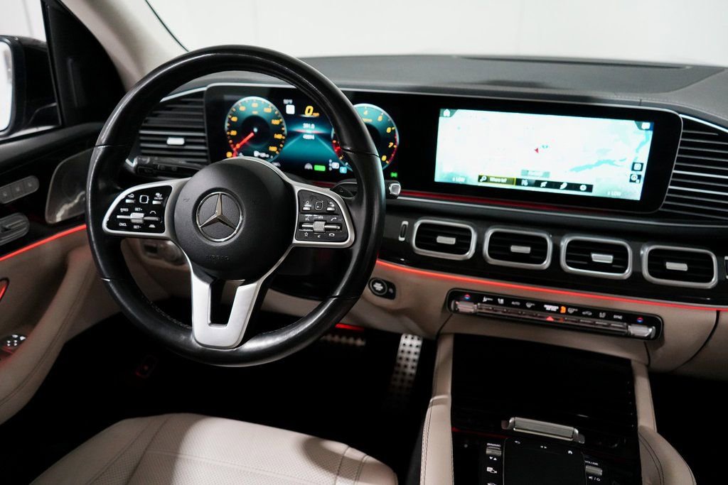 Used 2021 Mercedes-Benz GLS 580 4MATIC image 11