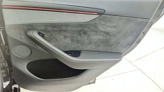 Used 2026 Tesla Model Y Long Range image 26