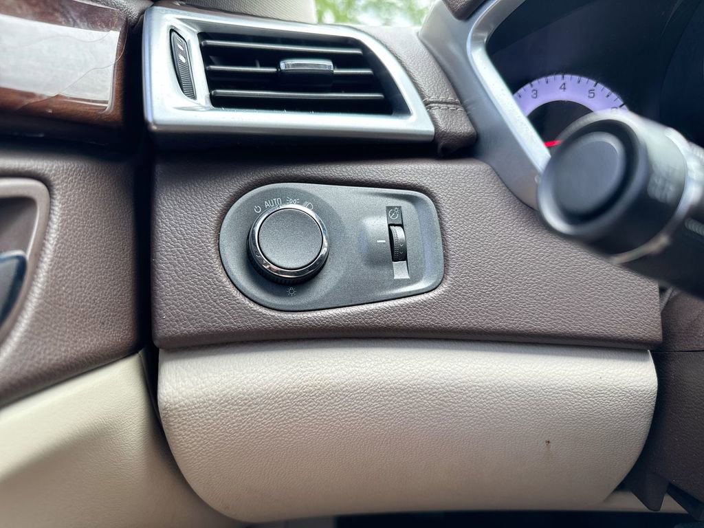 Used 2011 Cadillac SRX Luxury FWD image 19