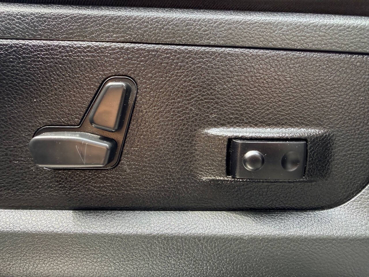Used 2025 RAM 2500 Limited AWD/4WD image 22