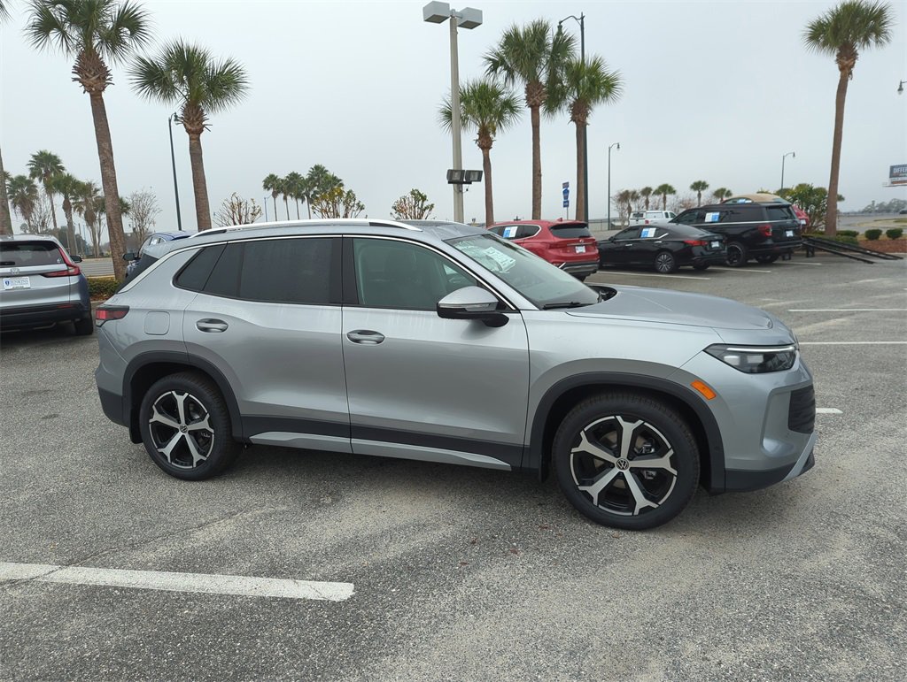 New 2026 Volkswagen Tiguan SE image 2