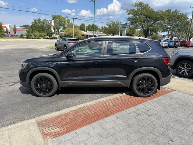 New 2024 Volkswagen Taos SE image 4