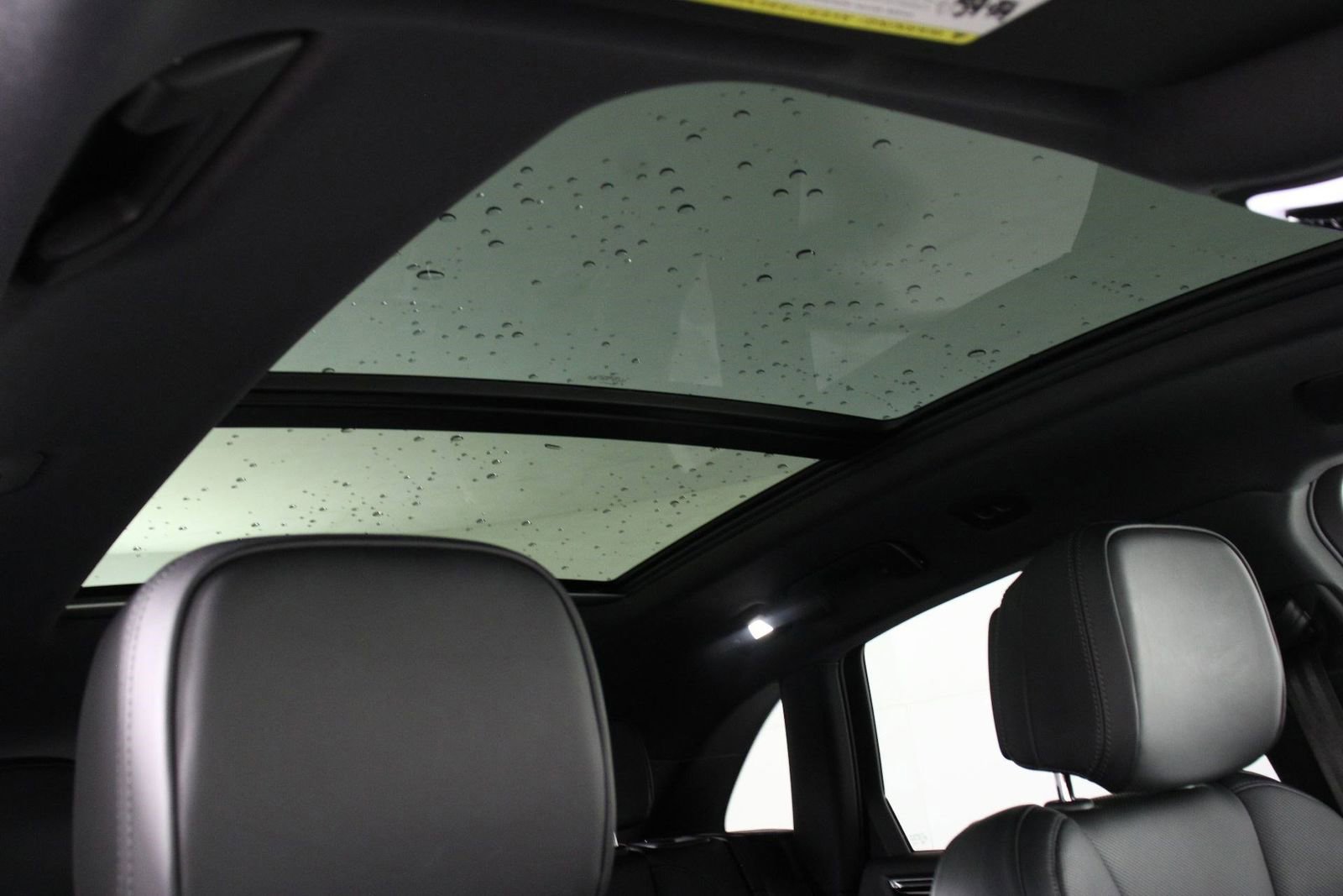 Certified 2025 Porsche Macan image 25