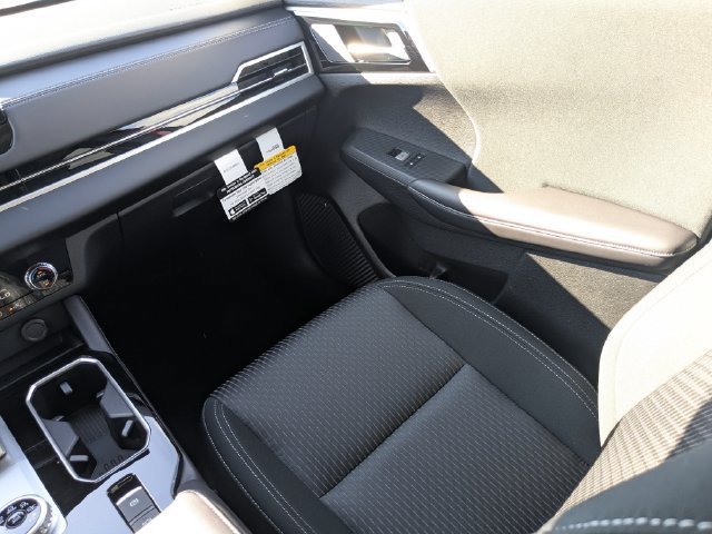 Used 2026 Mitsubishi Outlander ES FWD image 16