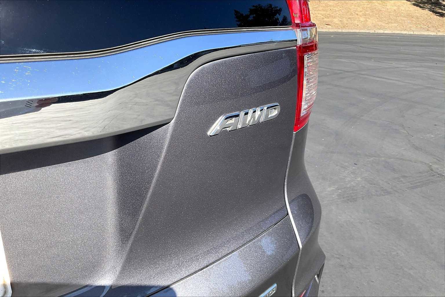 Used 2016 Honda CR-V Touring image 11