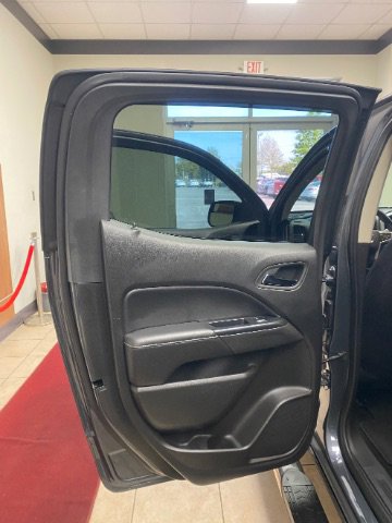 Used 2016 GMC Canyon SLE RWD image 11
