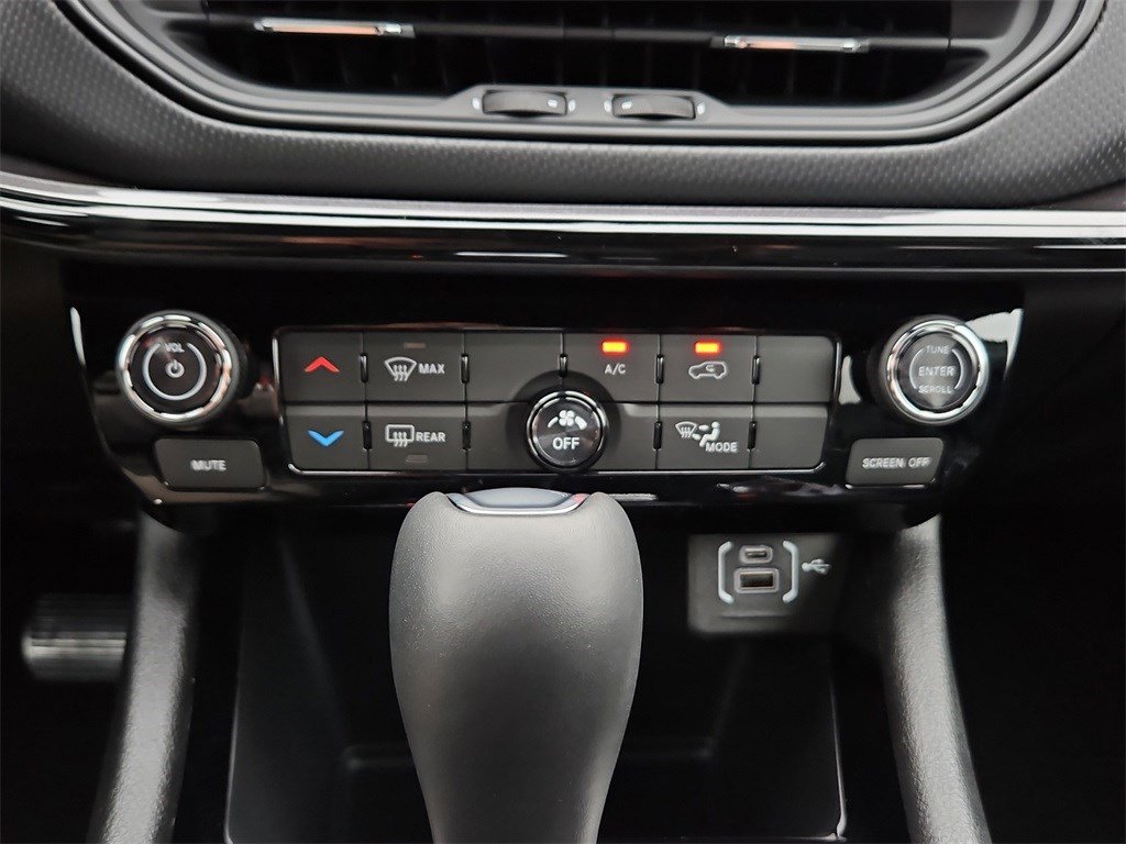 New 2026 Jeep Compass Latitude image 26