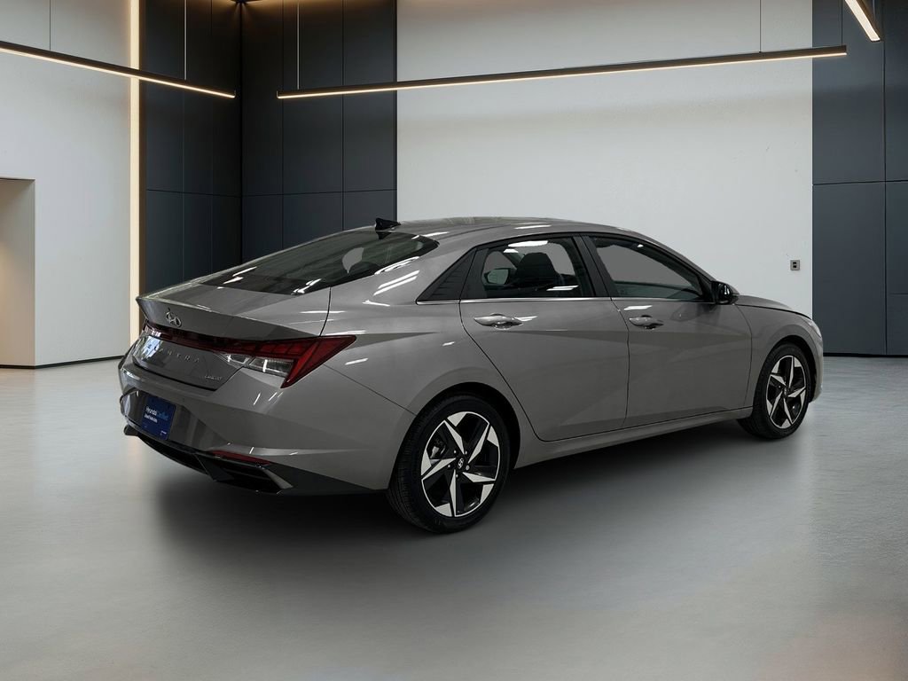 Certified 2023 Hyundai Elantra Limited FWD image 5
