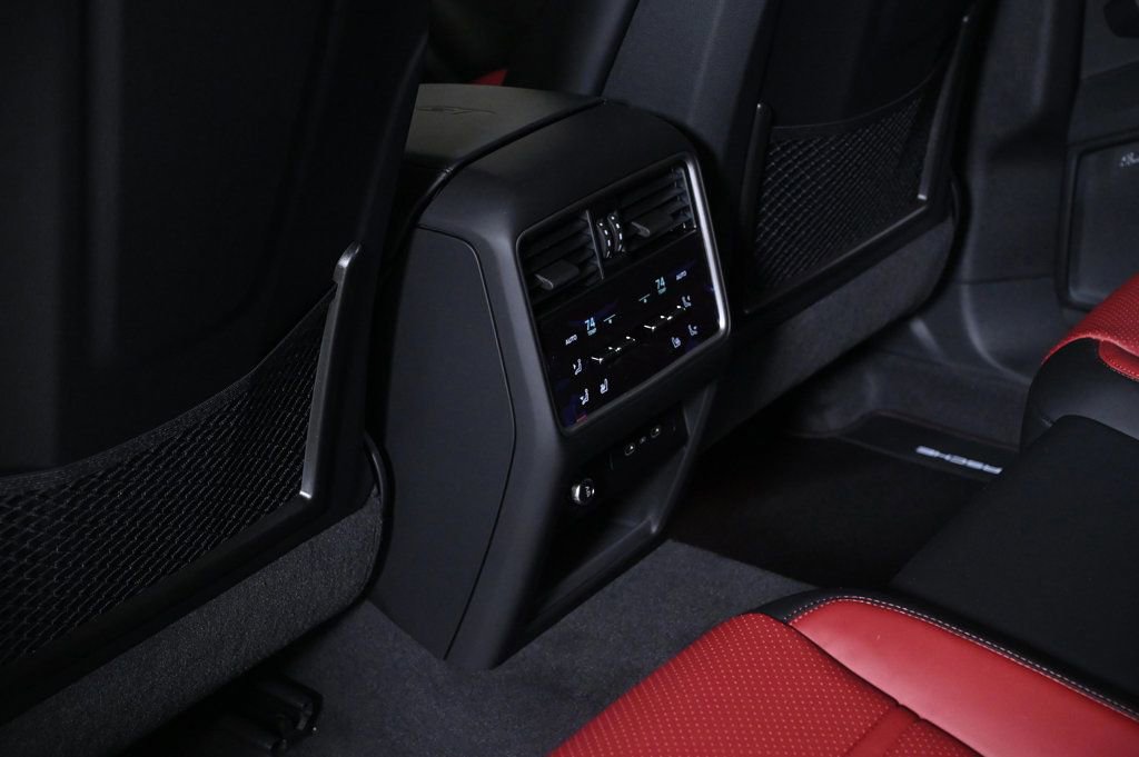 Used 2026 Porsche Cayenne Turbo GT image 21