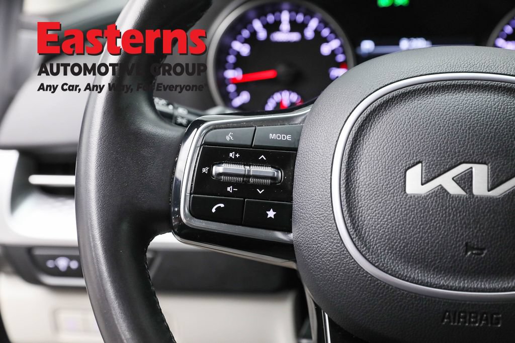 Used 2024 Kia Carnival LX FWD image 15