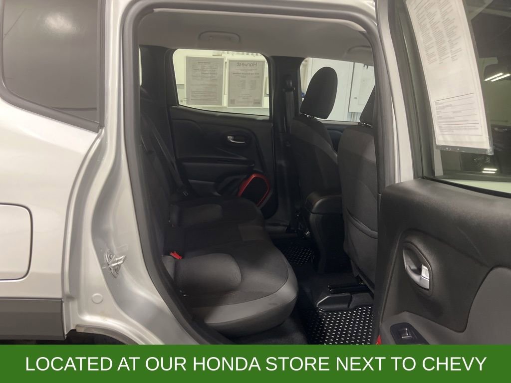 Used 2019 Jeep Renegade Trailhawk w/ UConnect 8.4 Nav Group image 27