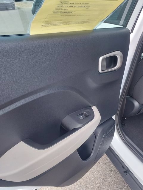 Certified 2025 Hyundai Venue SEL FWD image 21