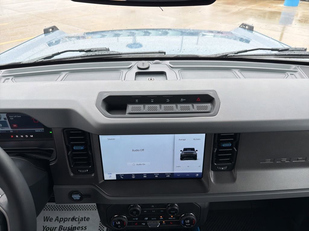 Used 2024 Ford Bronco Black Diamond image 18