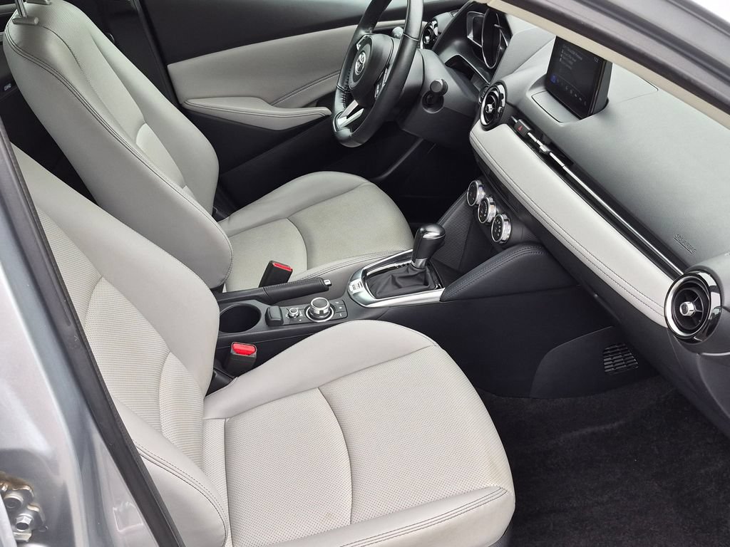 Used 2020 Toyota Yaris XLE FWD image 28