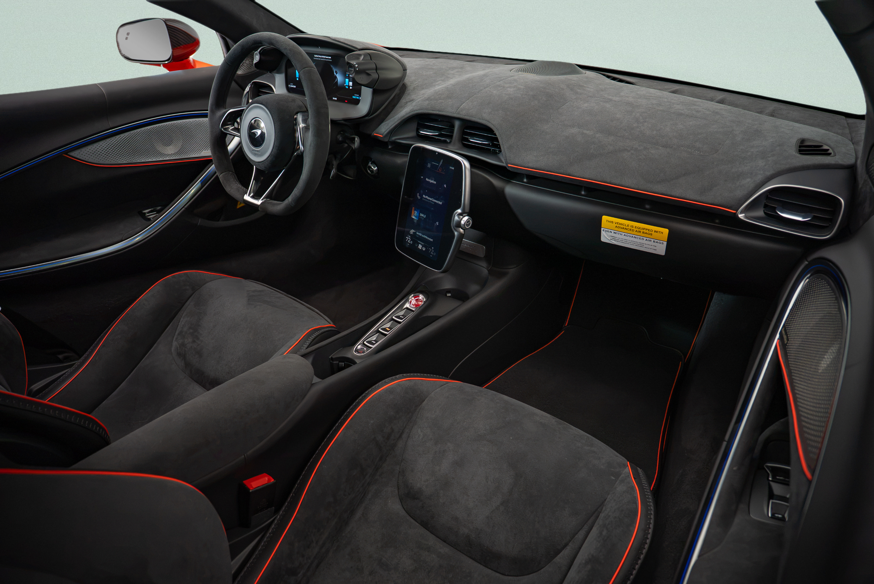Used 2023 McLaren Artura RWD image 8