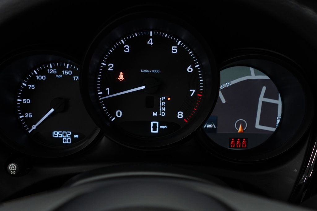 Used 2023 Porsche Macan image 18