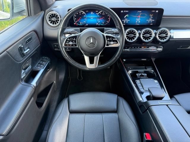 Used 2023 Mercedes-Benz GLB 250 4MATIC image 11