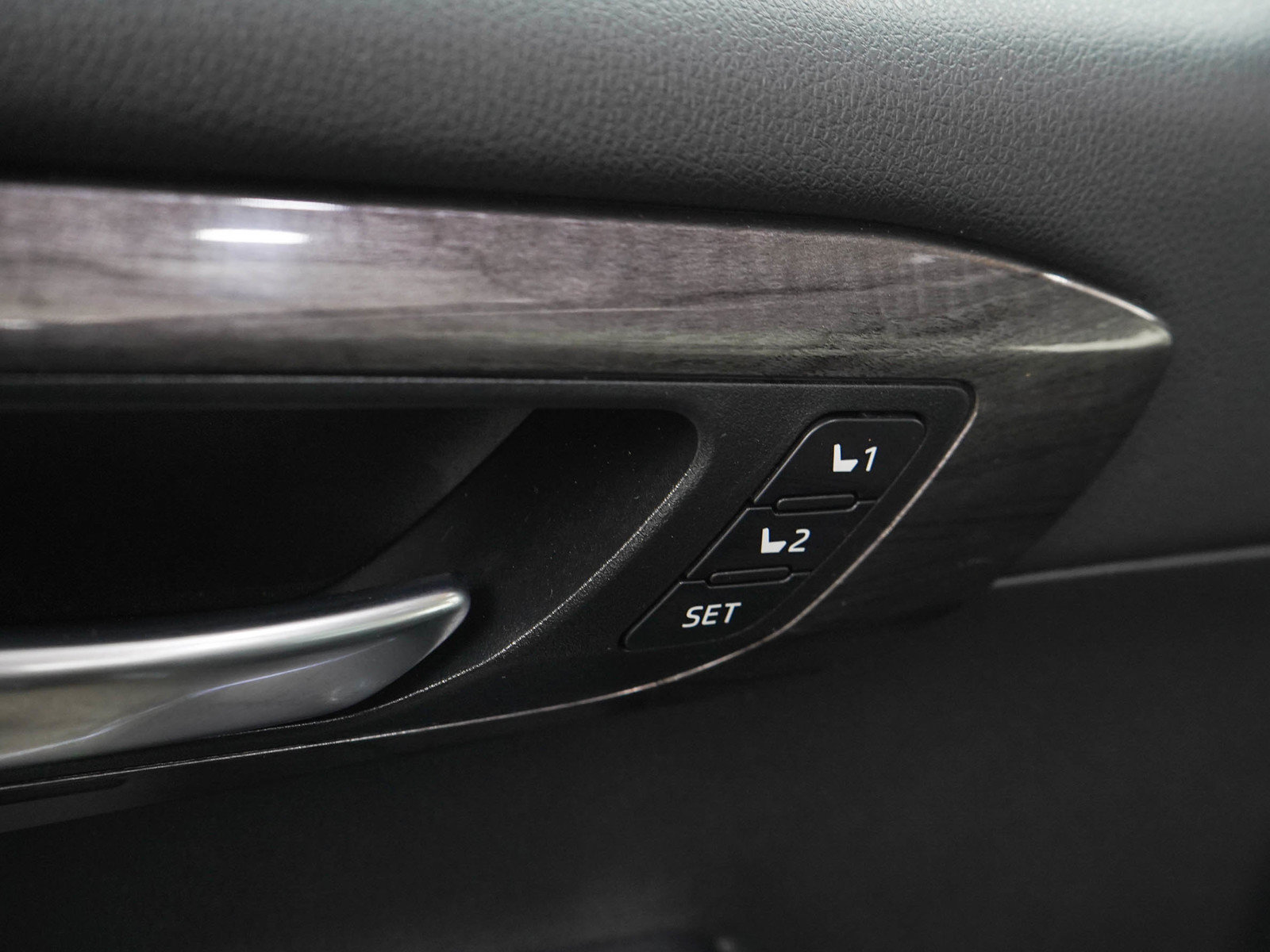 Used 2024 Toyota Highlander Platinum AWD/4WD image 24
