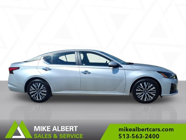 Used 2023 Nissan Altima 2.5 SV FWD image 8