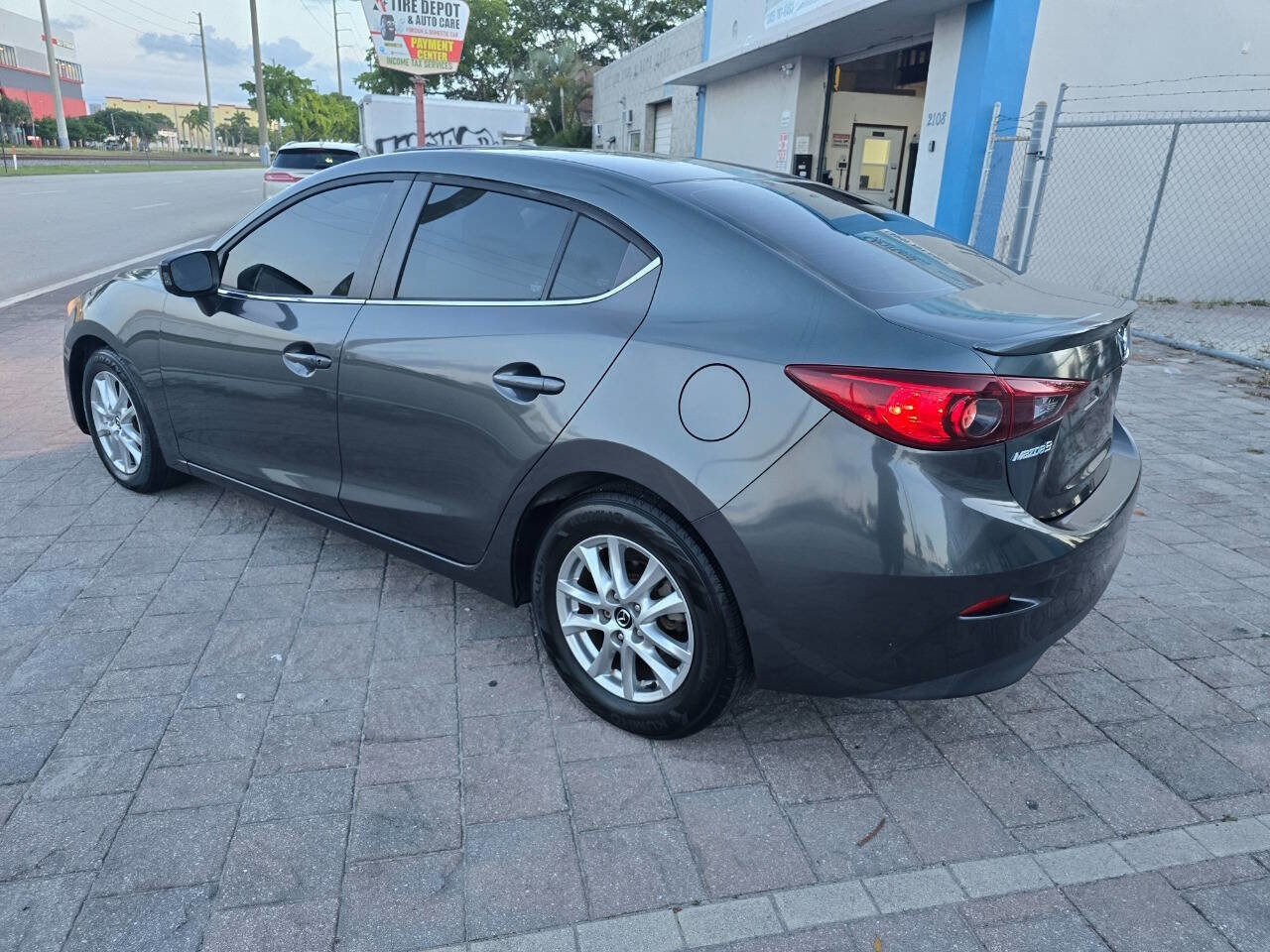 Used 2014 MAZDA MAZDA3 i Touring FWD image 5
