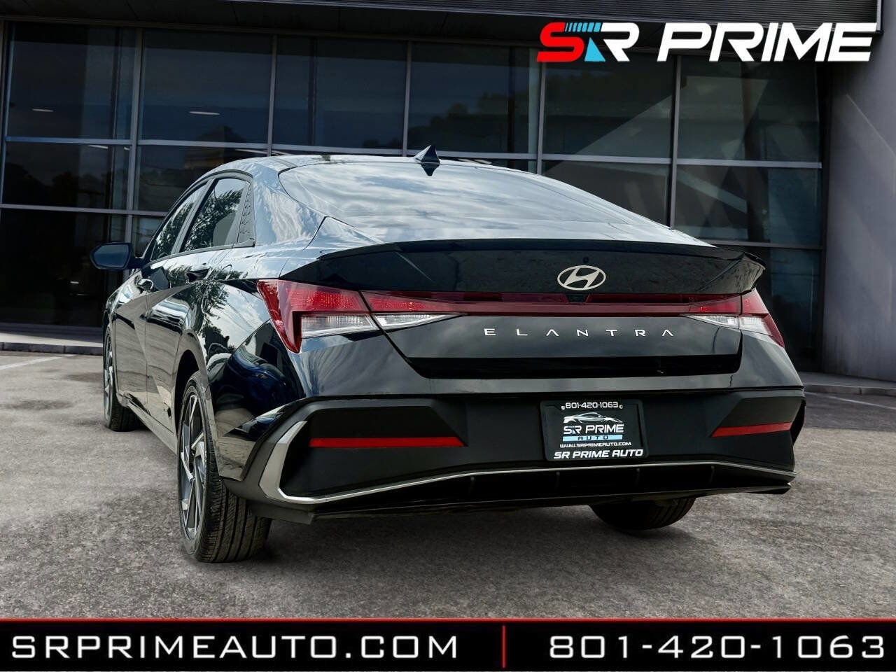 Used 2025 Hyundai Elantra Sport w/ Cargo Package image 2