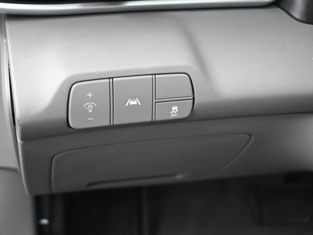 Used 2023 Hyundai Elantra SEL image 21