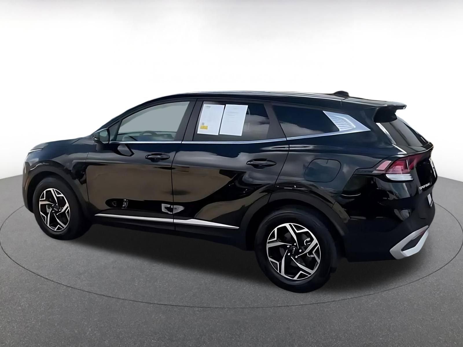 Used 2025 Kia Sportage LX FWD image 10