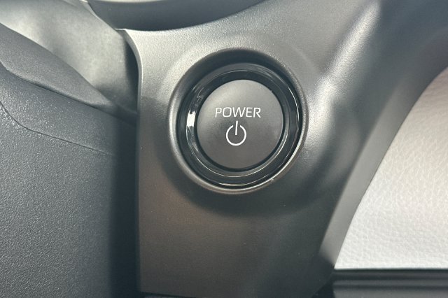 Certified 2026 Toyota Sienna XLE FWD image 28