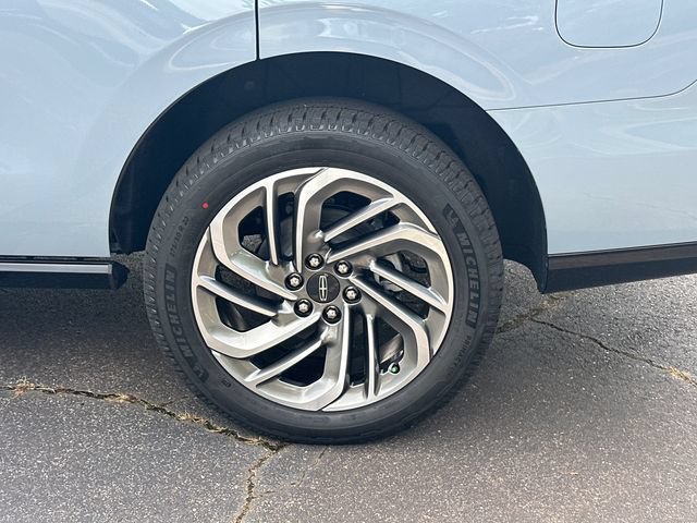 New 2026 Lincoln Navigator Reserve AWD/4WD image 19