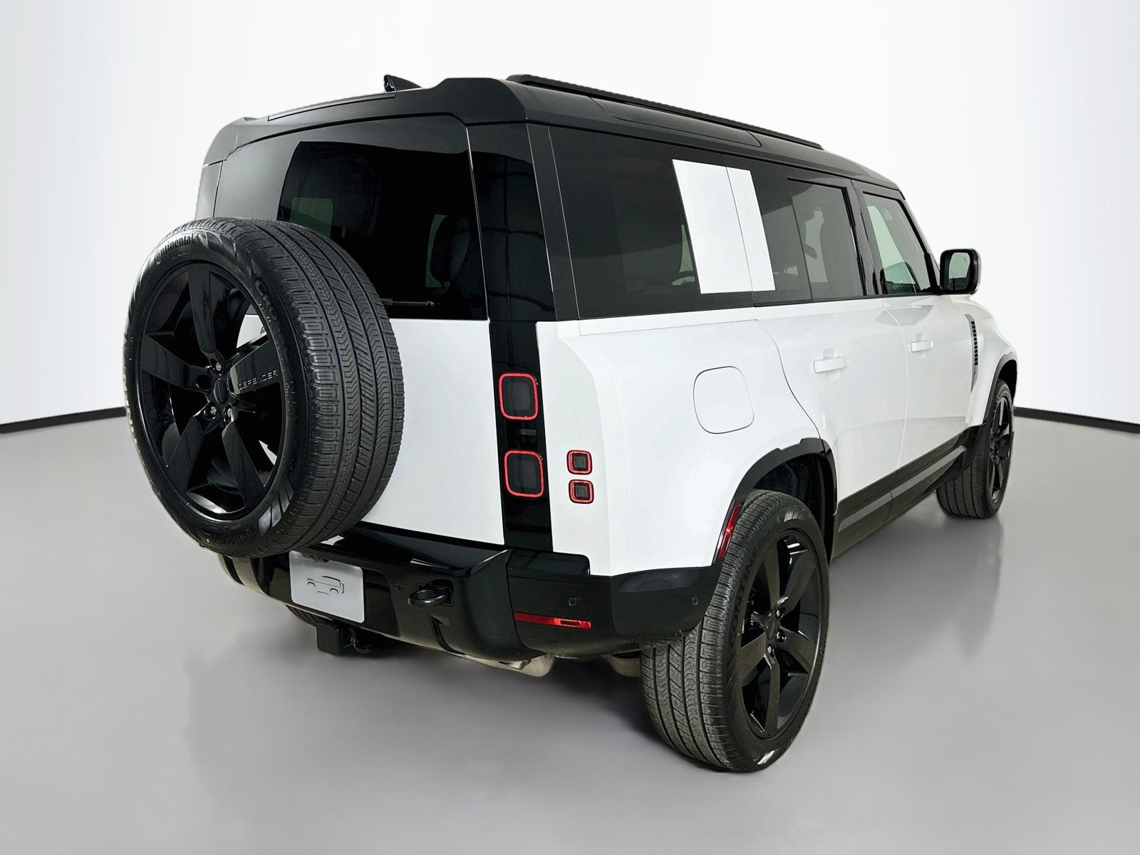 New 2026 Land Rover Defender 110 X-Dynamic SE AWD/4WD image 5