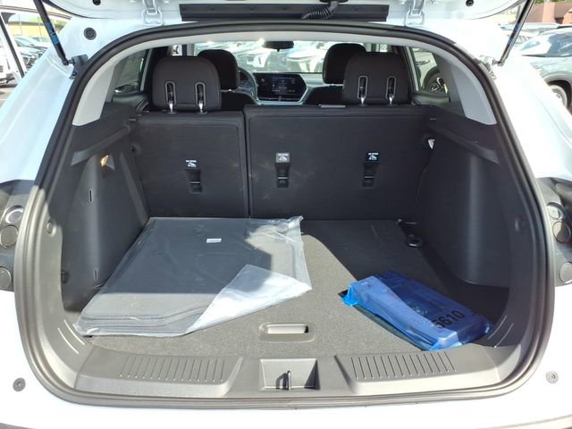 New 2026 Chevrolet Trax LS w/ LS Convenience Package FWD image 9