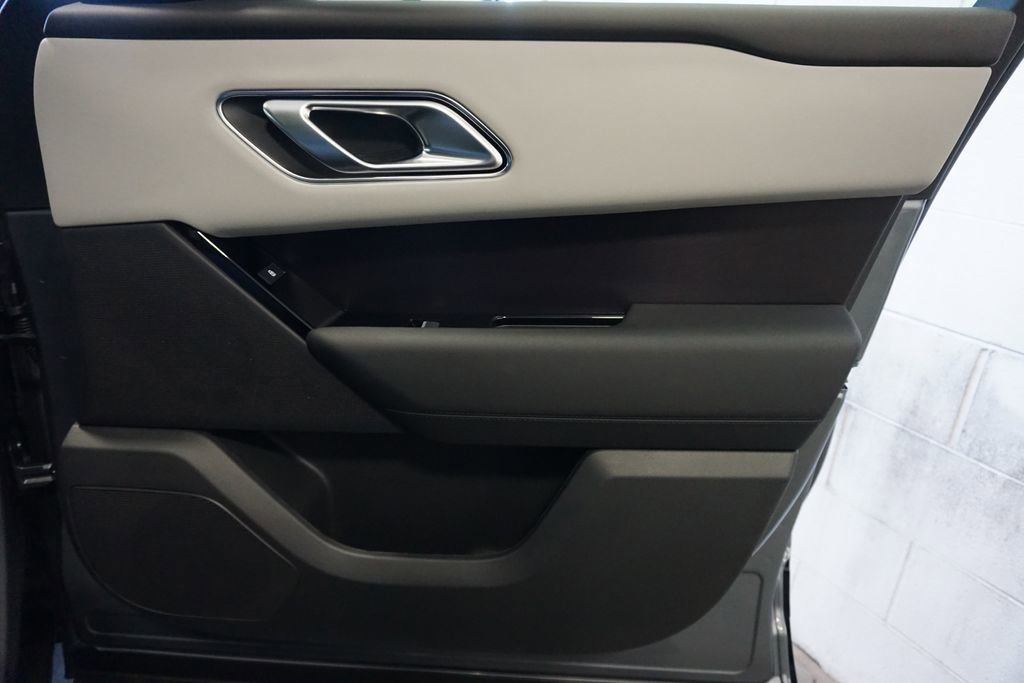 New 2026 Land Rover Range Rover Velar Dynamic SE image 21