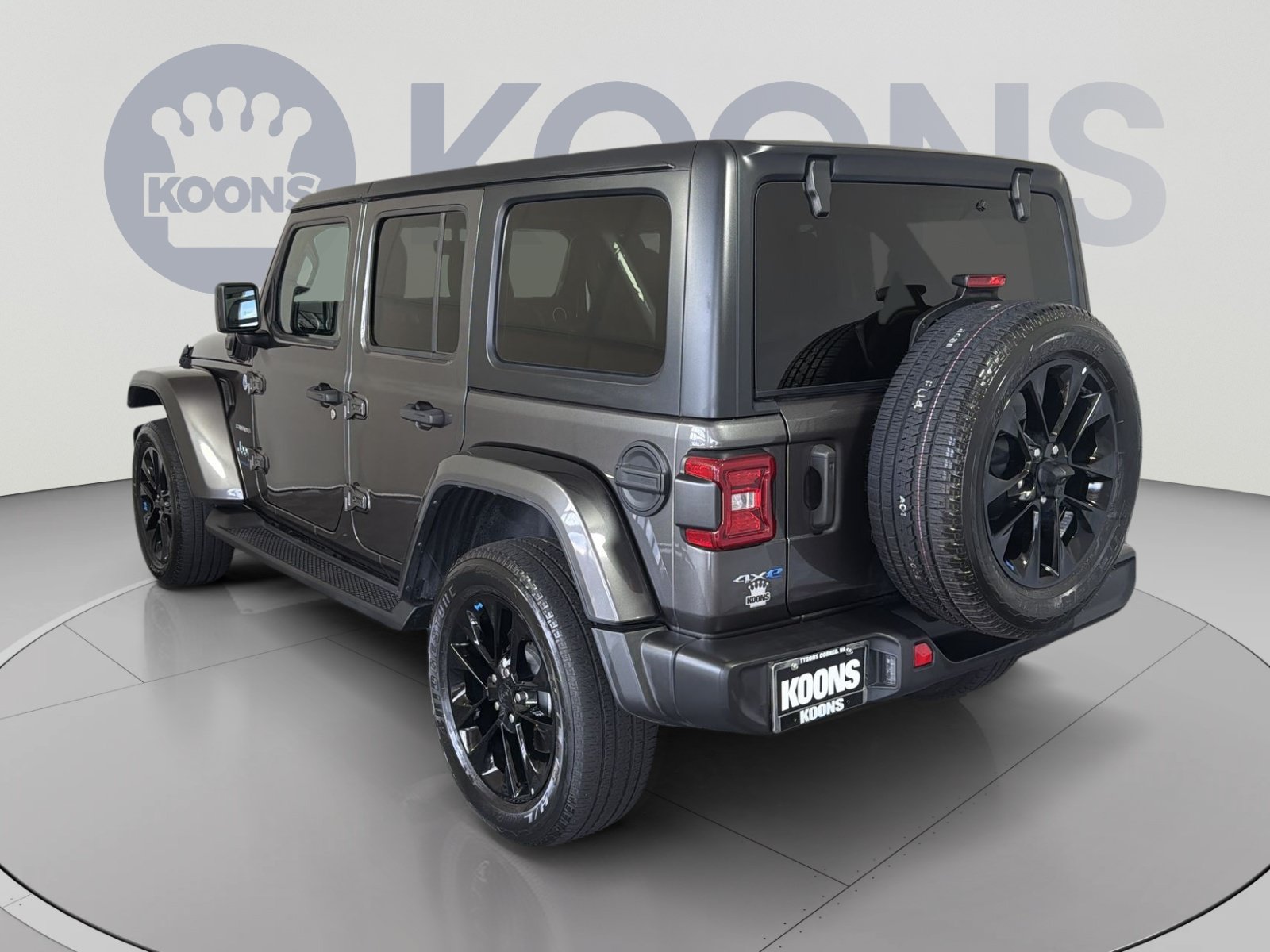 Used 2023 Jeep Wrangler Unlimited Sahara w/ Cold Weather Group AWD/4WD image 4