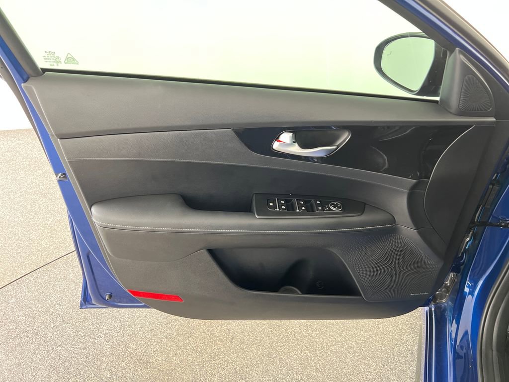 Used 2024 Kia Forte GT-Line w/ GT-Line Premium Package image 12