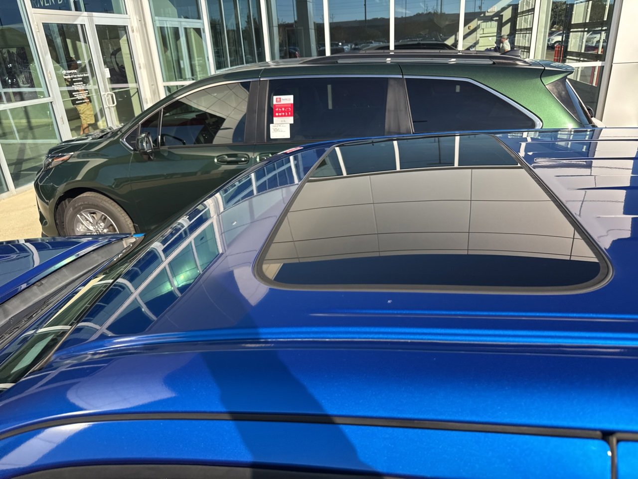 Used 2024 Nissan Frontier SL w/ Technology Package image 2