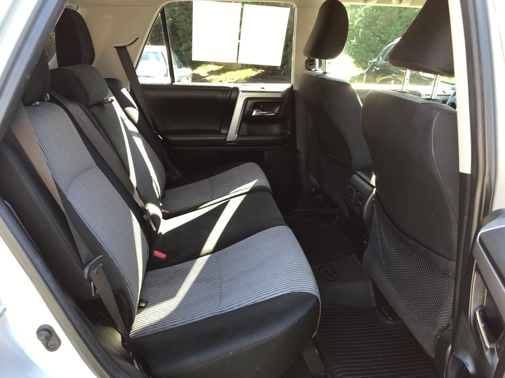Used 2018 Toyota 4Runner SR5 AWD/4WD image 25
