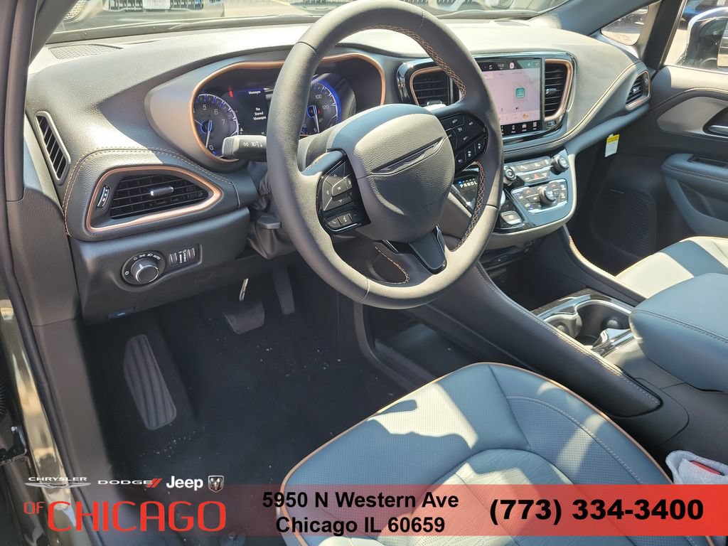 New 2027 Chrysler Pacifica Pinnacle w/ Theater Group AWD/4WD image 16